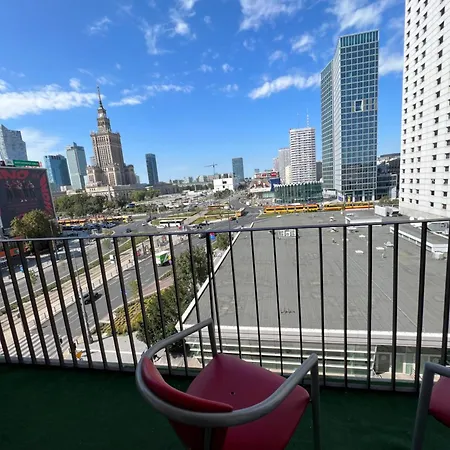 Panoramic Balcony Apartment *